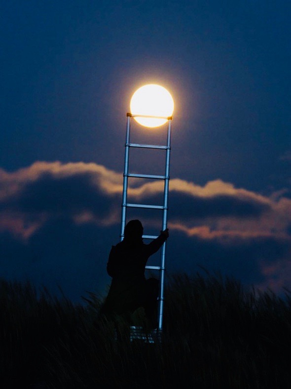 Having_Fun _With_The_Moon_ - Copy